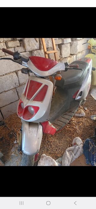 Vând scuter malaguti