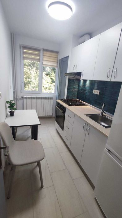 Inchiriez apartament cu 2 camere decomandat - zona Gara