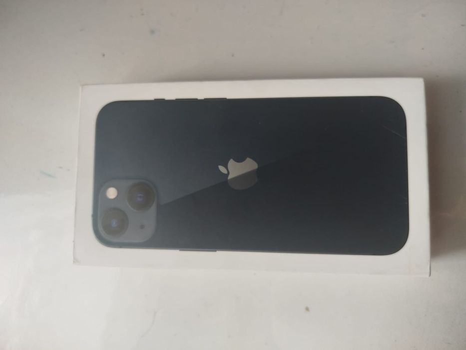 Продам Айфон 13 память 128 гб