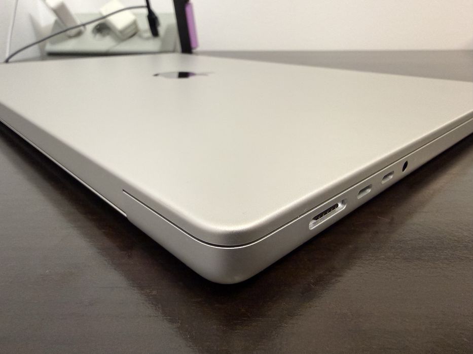 MacBook Pro 16 M2 Pro ca nou 512GB SSD 100% baterie