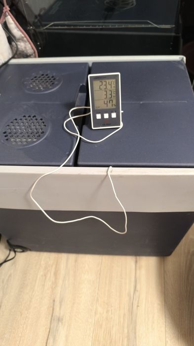 Комбинирана хладилна чанта Mobicool W48 12/220 волта 48 литра .