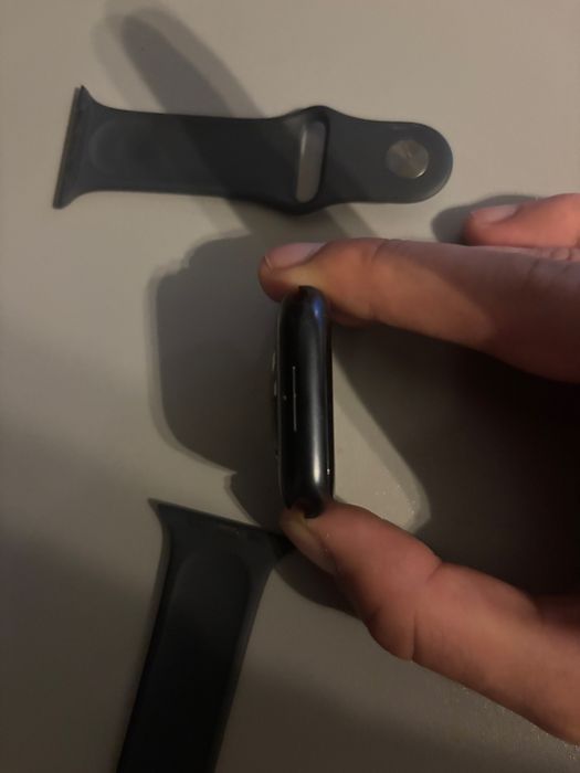 Se vinde apple Watch Series 9 45mm GPS aluminiu in state buna