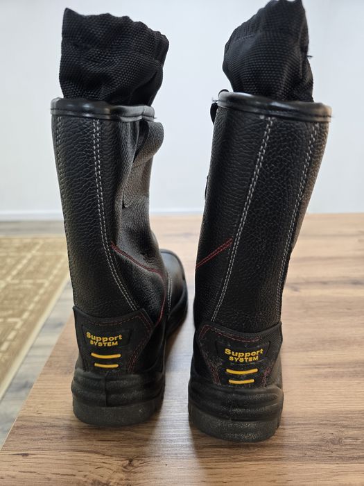 Продам зимние сефти сапоги.