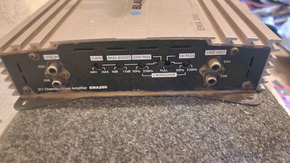 Суб буфер бас каса Pioneer champion series 12" с усилвател Blaupunkt