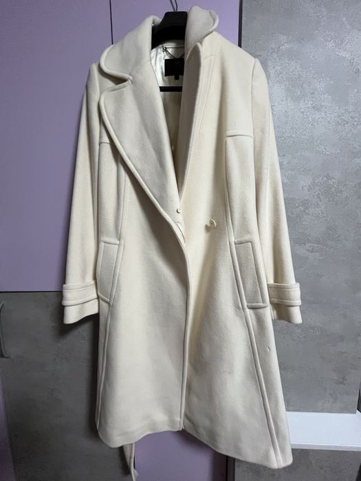 Елегантно дамско палто в цвят екрю/крем – като ново