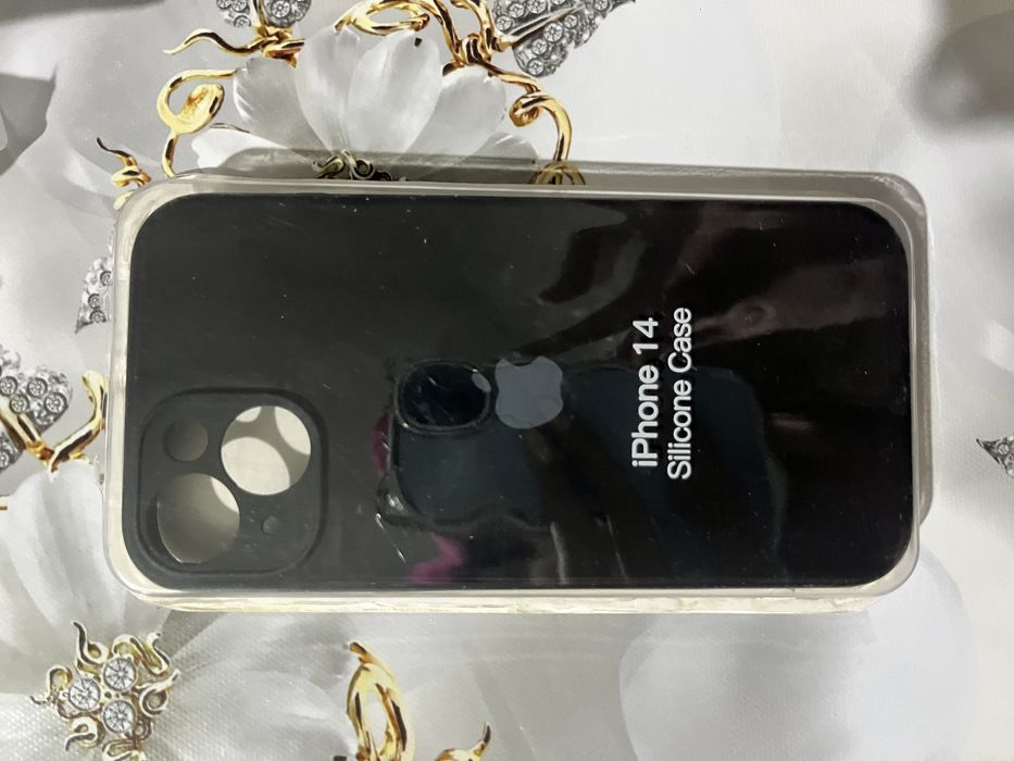 Сехлы на iPhone 14