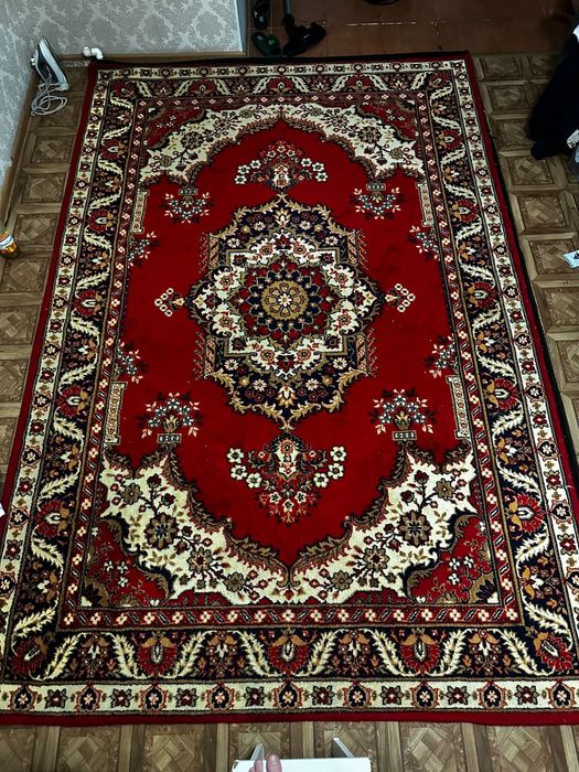 Продам ковер натуральный шерсть.