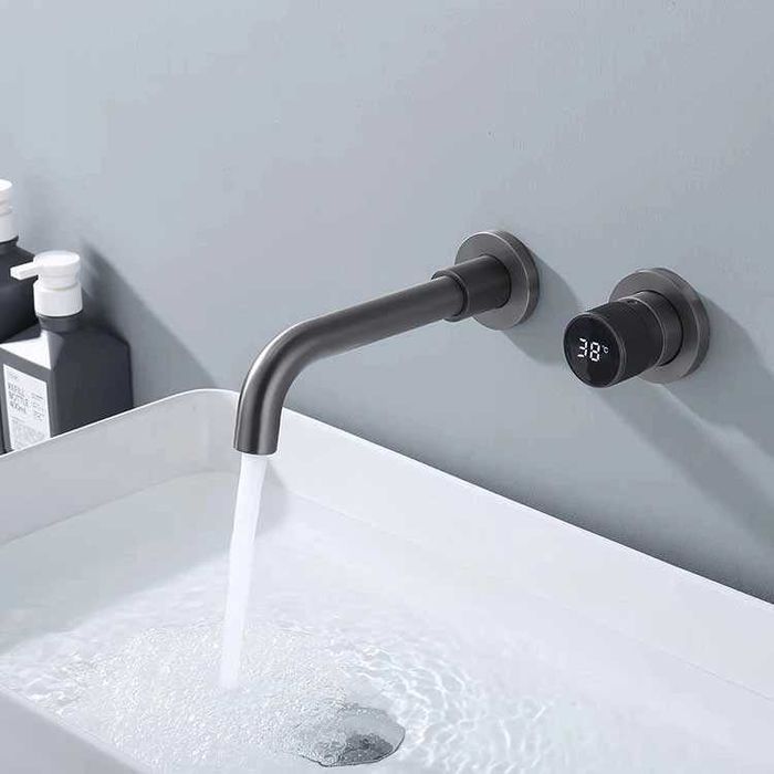 Смесител за вграждане с LED дисплей