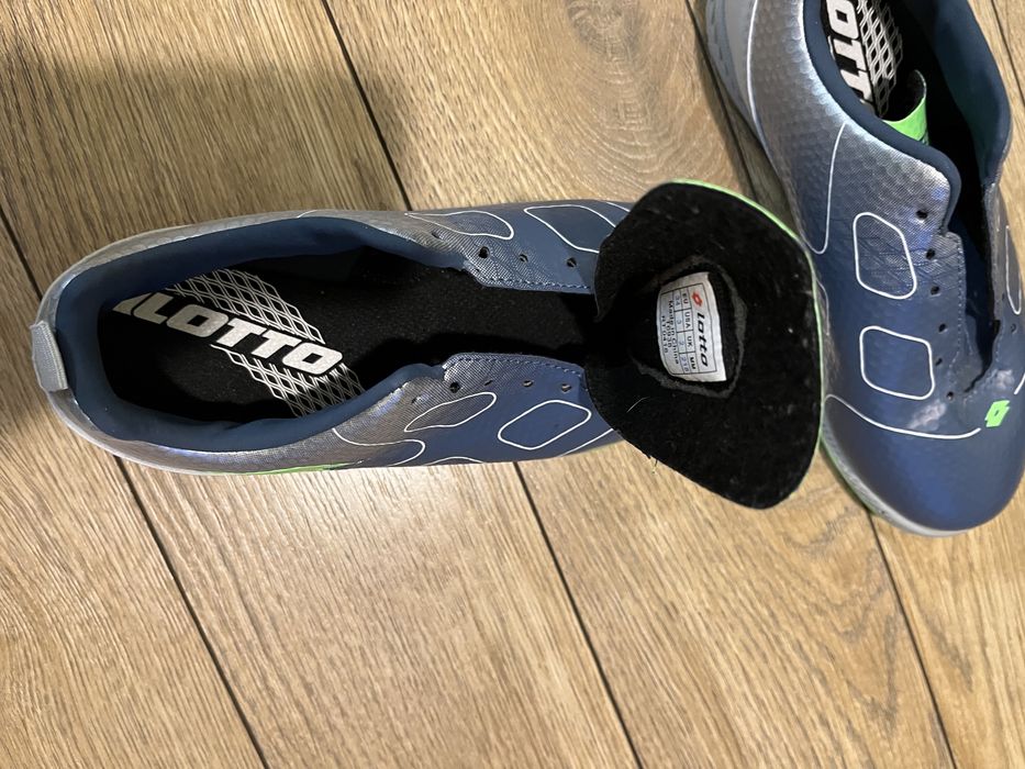 Футболни обувки lotto