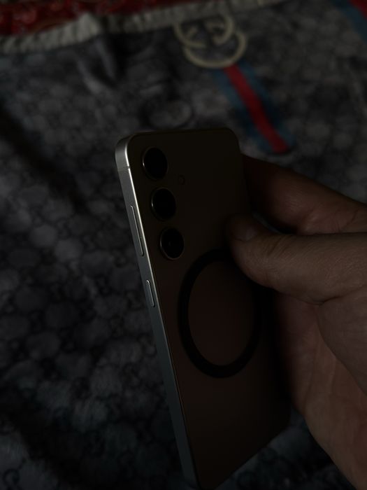 Samsung s24 8/512 gb,eSIM активированный