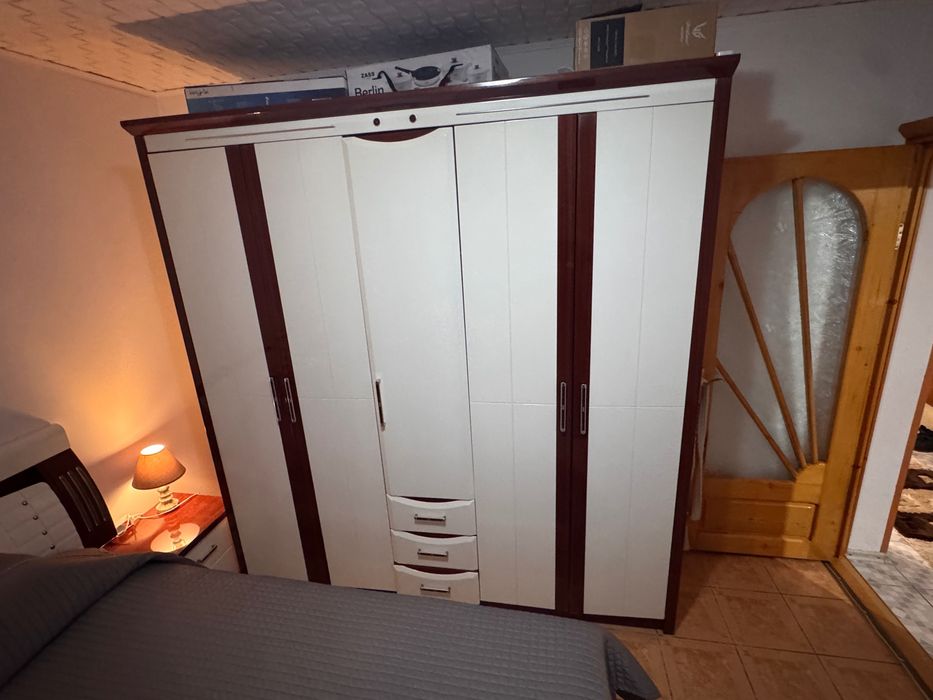 Vând dormitor complet