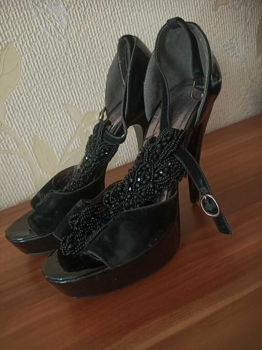 Туфли 37 размер, лакированные.