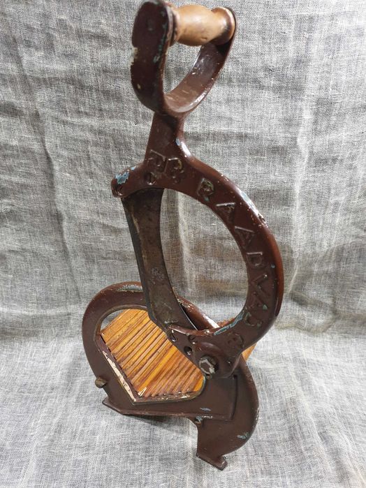 Старинна мастилница и Винтидж нож,гилотина RAADVAD