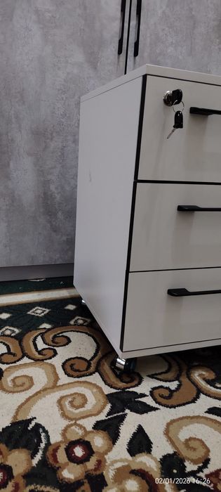 Современная тумба для офиса и дома —