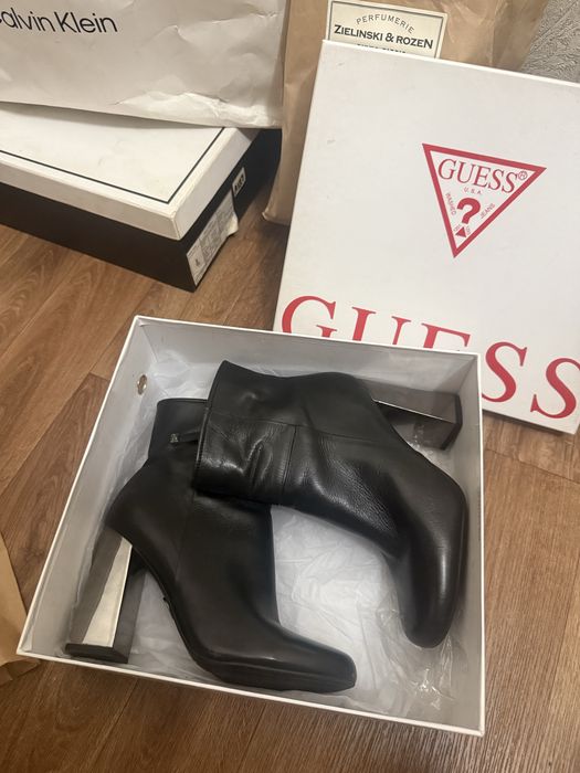 Осенние сапоги Guess
