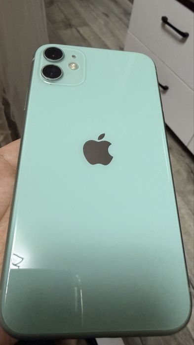 Продам iPhone 11 мятного цвета