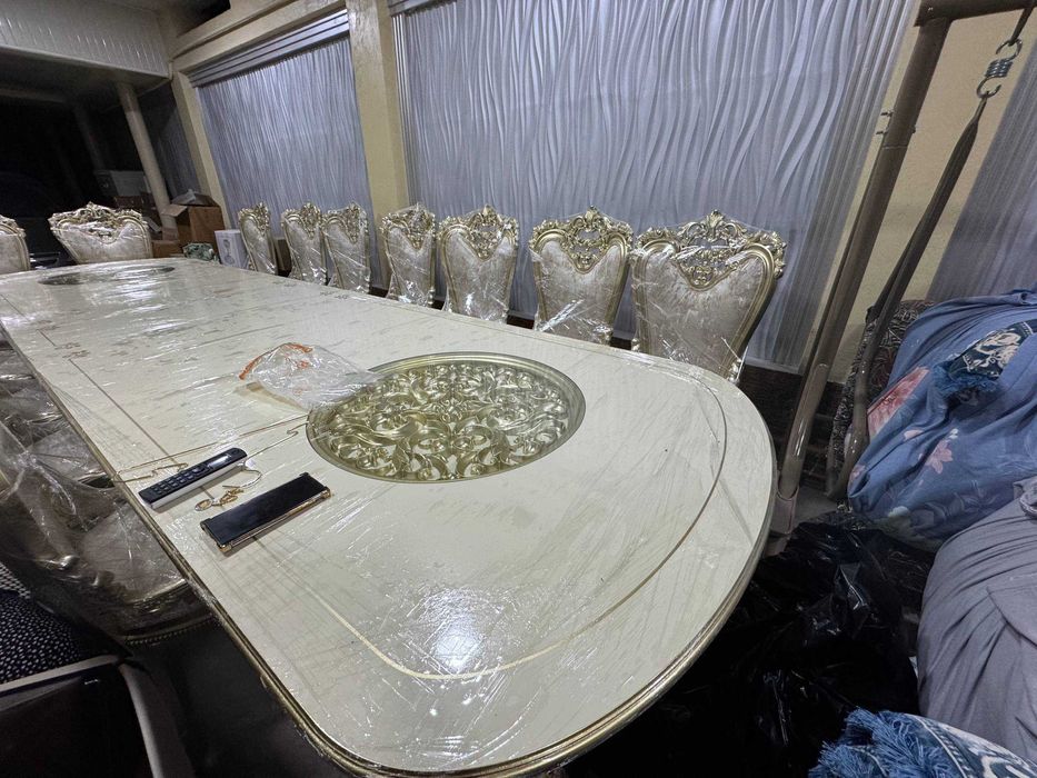 Продам новый обеденный комплект