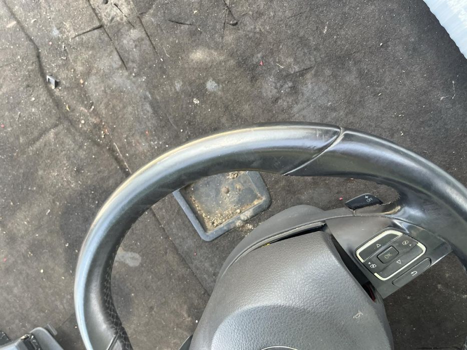 Волан с beg мулти пера Vw Passat Golf CC Tiguan Touran 3C8419091 н711