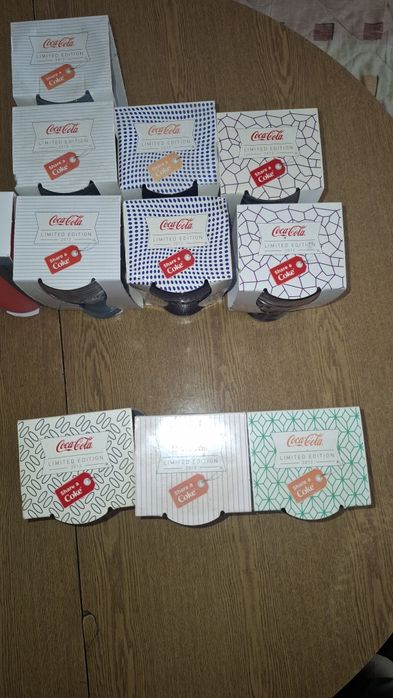 Играчки на Киндер (kinder), coca cola и m&m.