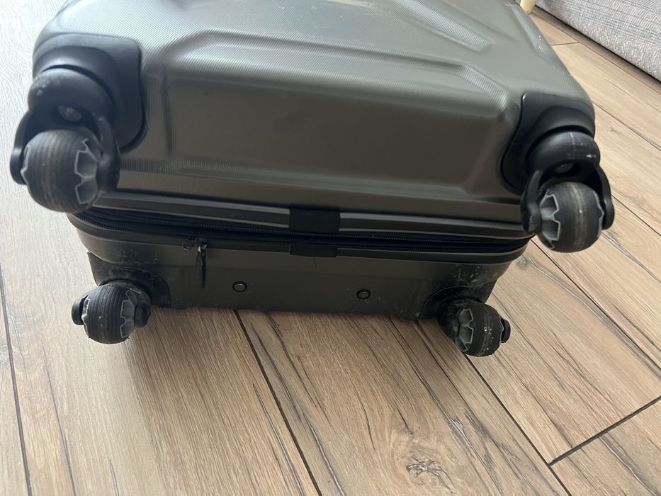 Дорожный чемодан