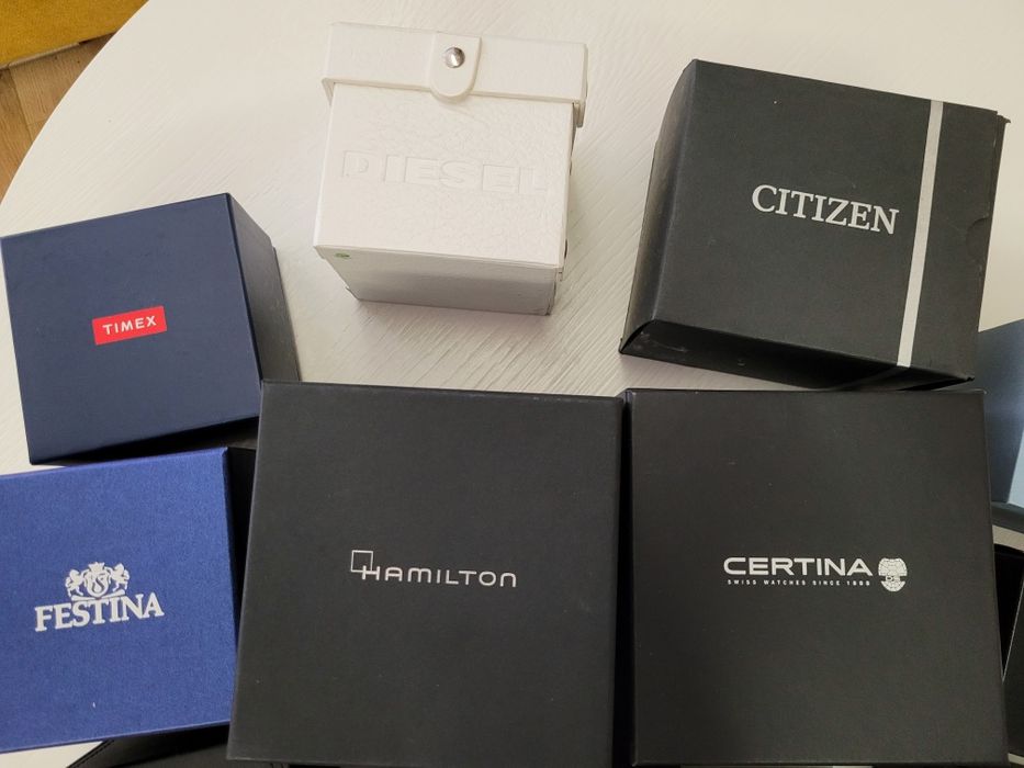 Cutii ceasuri diverse