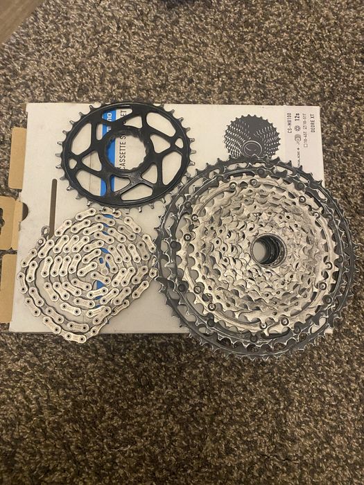 Transmisie Shimano AbsoluteBlack Raceface