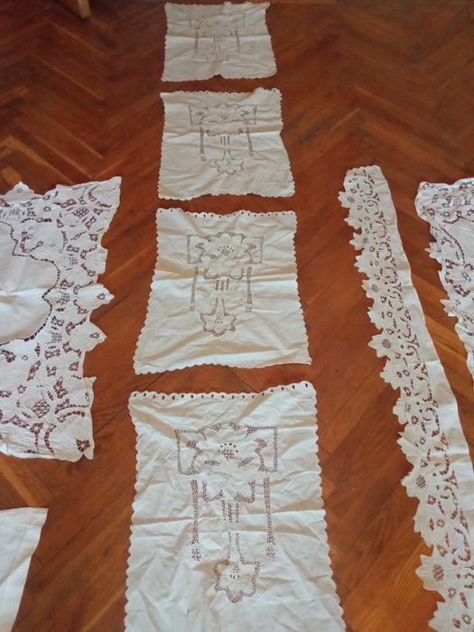 Пуховый платок 75 х 75, вышивка Ришелье