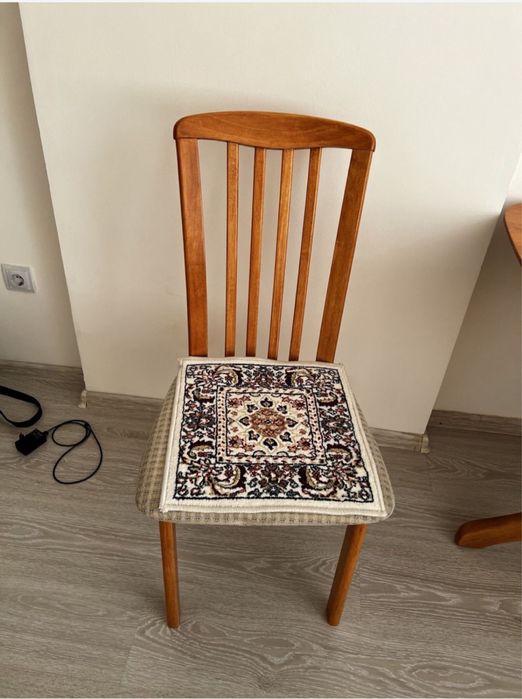 Люстра, диван,холодилник