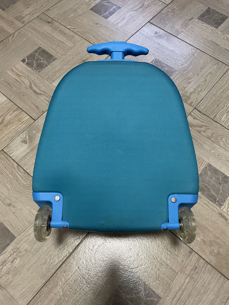 Детски куфар на колелца к.к. Слънчев бряг • OLX.bg