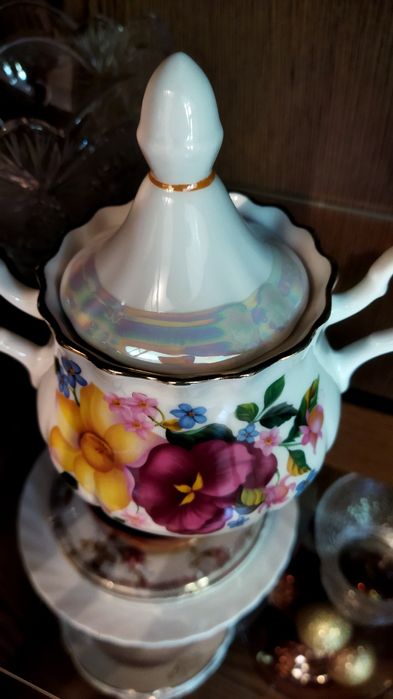 Фарфоровая сахарница с перламутром