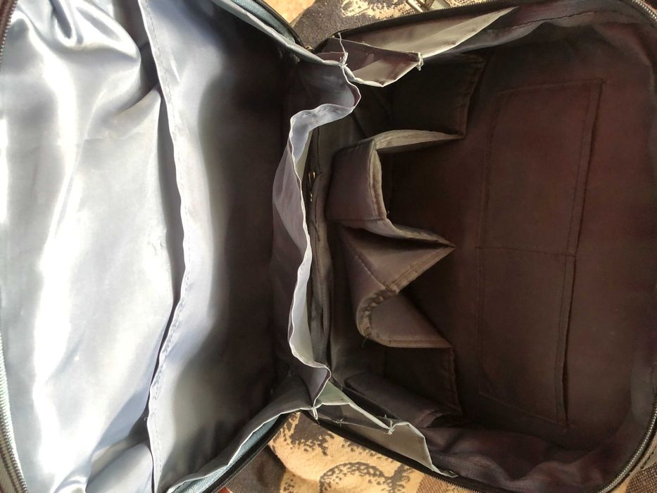 продавам многофункционална  чанта за мама