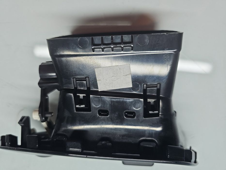 Grila aerisire stanga Renault Scenic 3 (J95) Facelift [Fabr 2009-2015