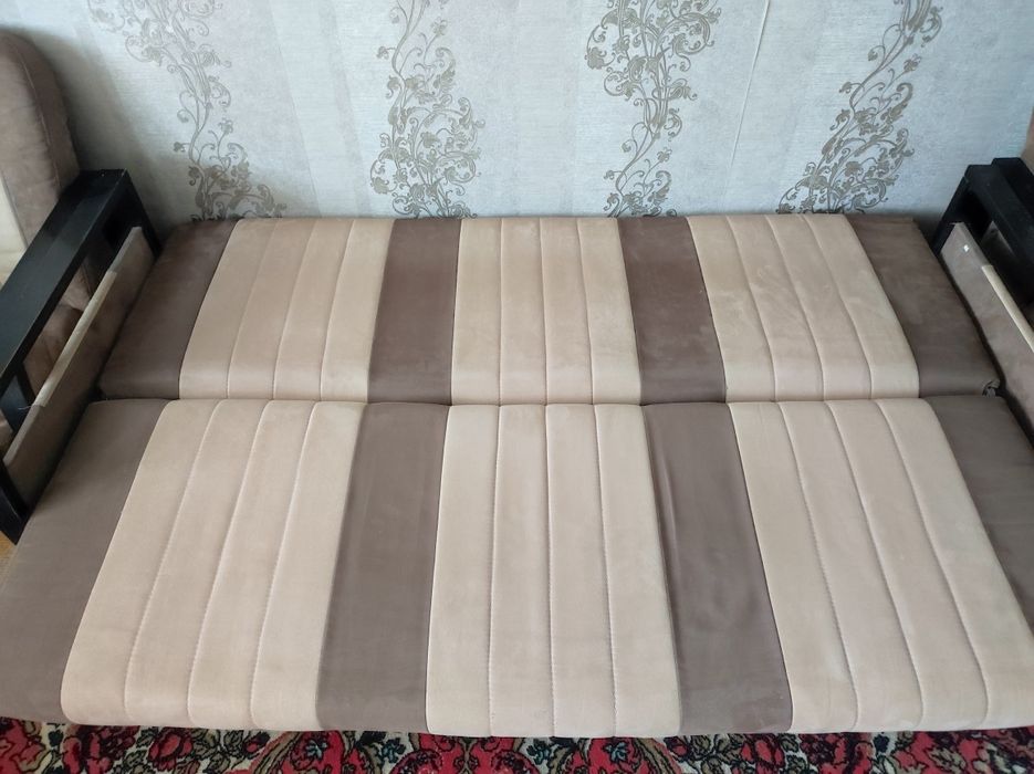 Срочно продам диван