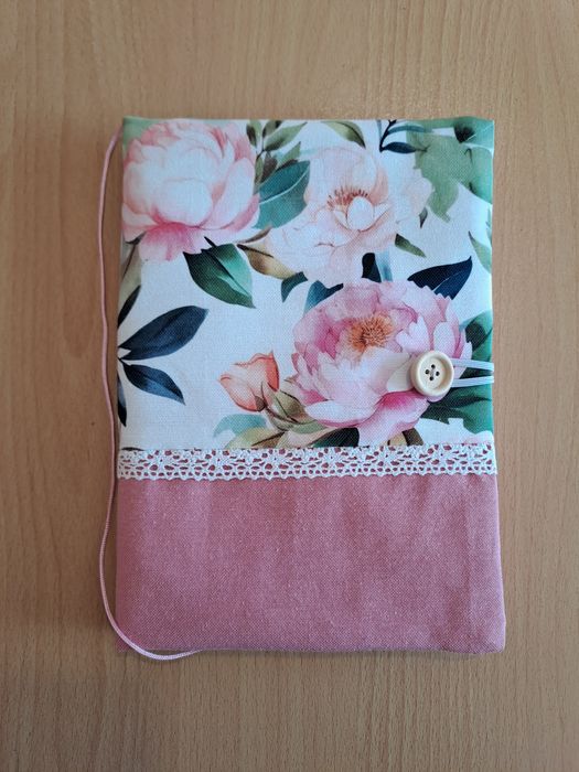 Текстилни калъфи / дрешки за книги