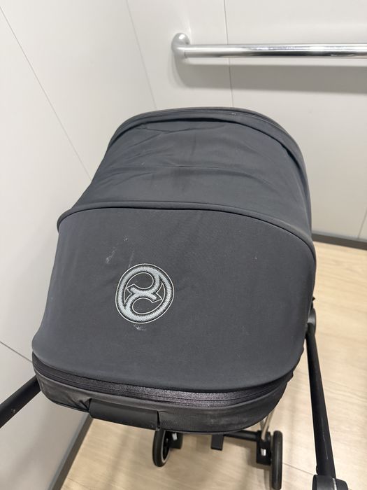 Cărucior Cybex Coya – Black | Ultra-compact | Stare foarte bună