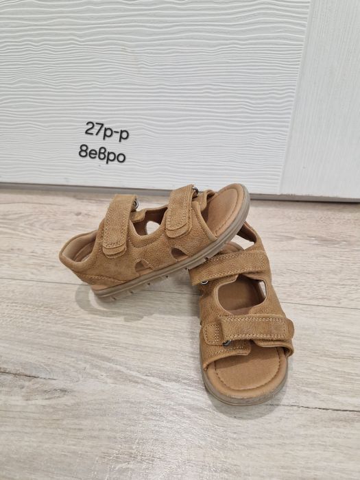 Сандали, маратонки в запазено състояние