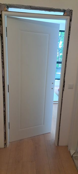 Продавам интериорни врати