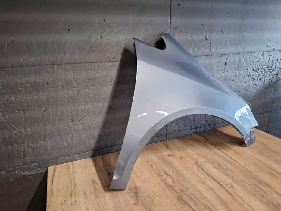 Aripa Fata Dreapta VW Golf 5 V Plus 2005-2009 (LA7T (Gri))