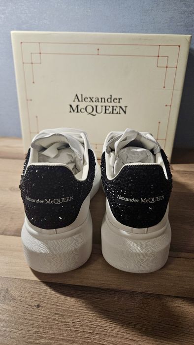 Alexander Mcqueen pietricele negre