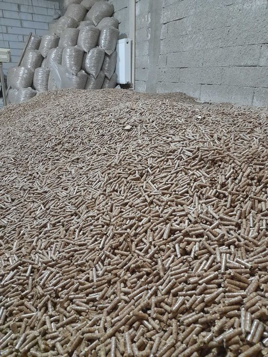 Peleti din rumegus de brad