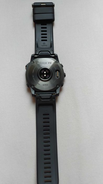 Продавам смарт часовник Garmin Fenix 7x solar 51 мм.