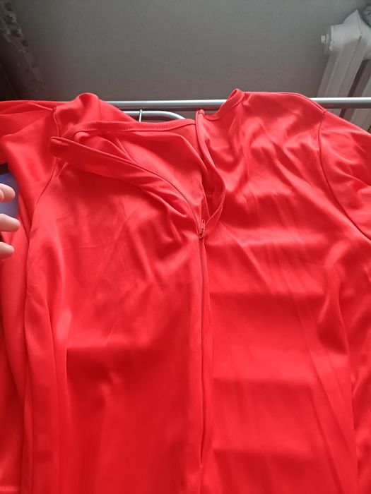 Продам нов.костюм амонг ас