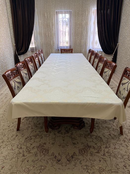 Продается стол со стульями