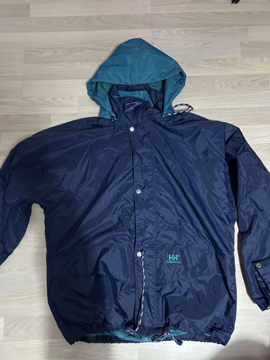 Тениска Gucci, потник Nike, ветровка Helly Hansen, Блуза Pause Jeans