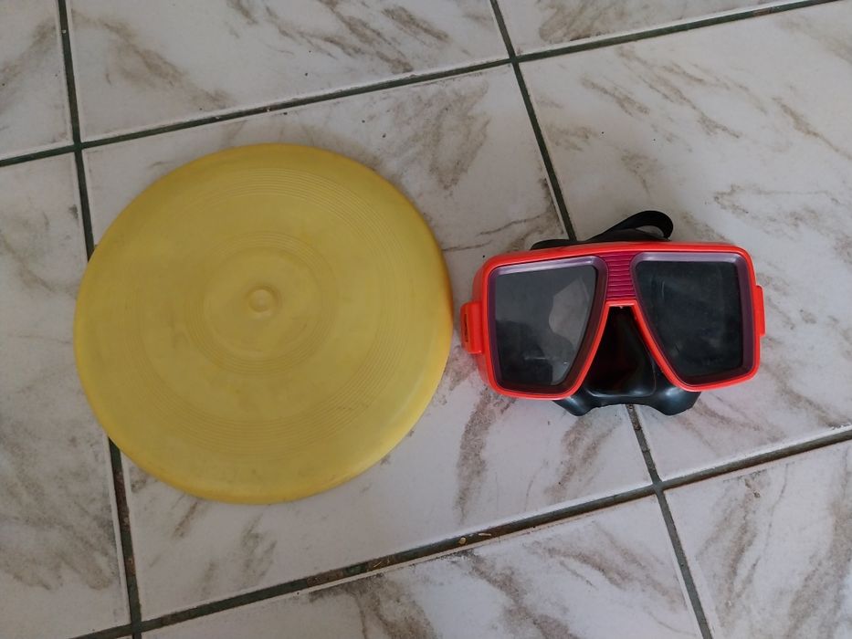 Федербал, фризби, водни очила - 10 лв. / € 5.11 общо