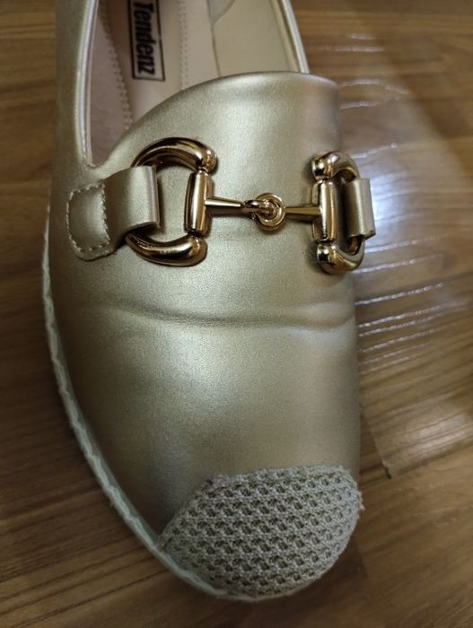 Кожени еспадрили златисти