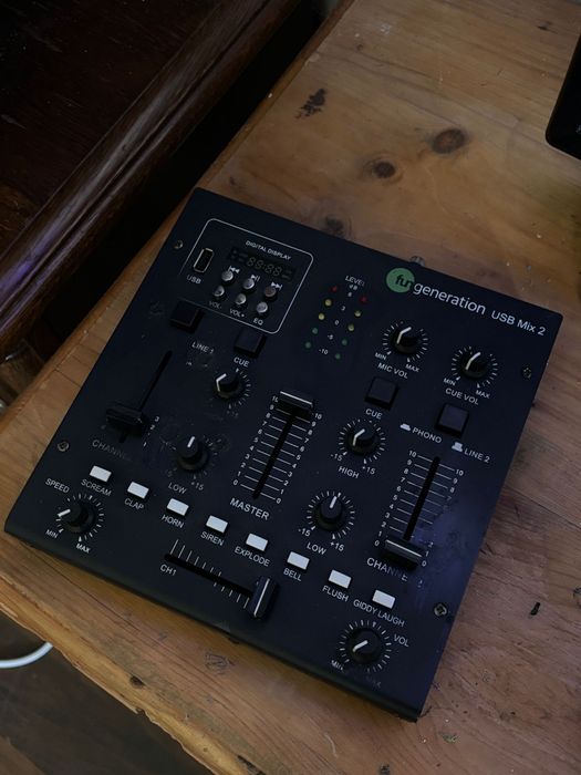 Vând mixer Fun Generation USB Mix 2