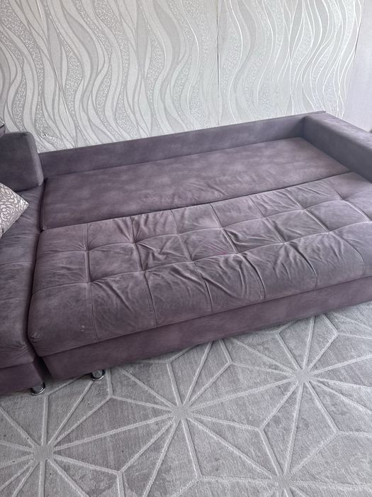 Диван коричневый продам