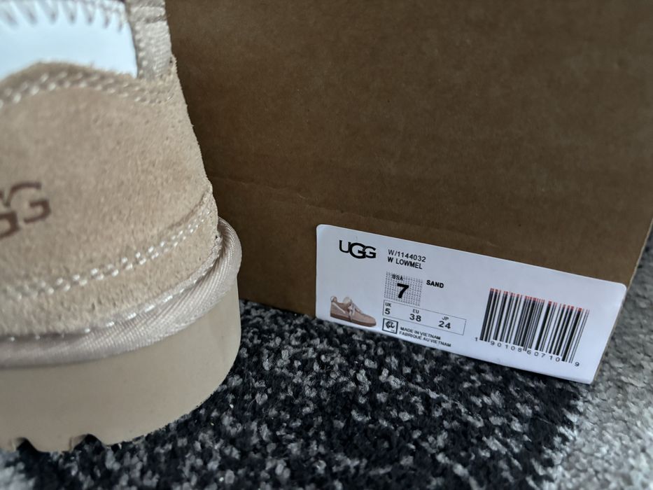 Ghete UGG Lowmel culoare Sand, marime 38, noi