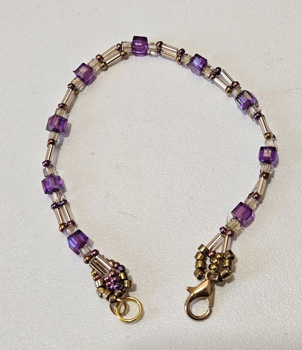 Гривни от мъниста